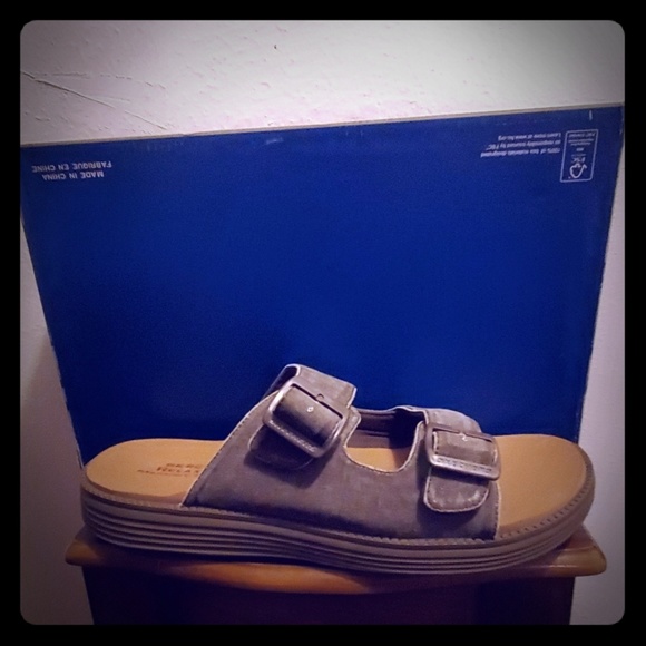 Skechers Other - Skechers Memory Foam 360